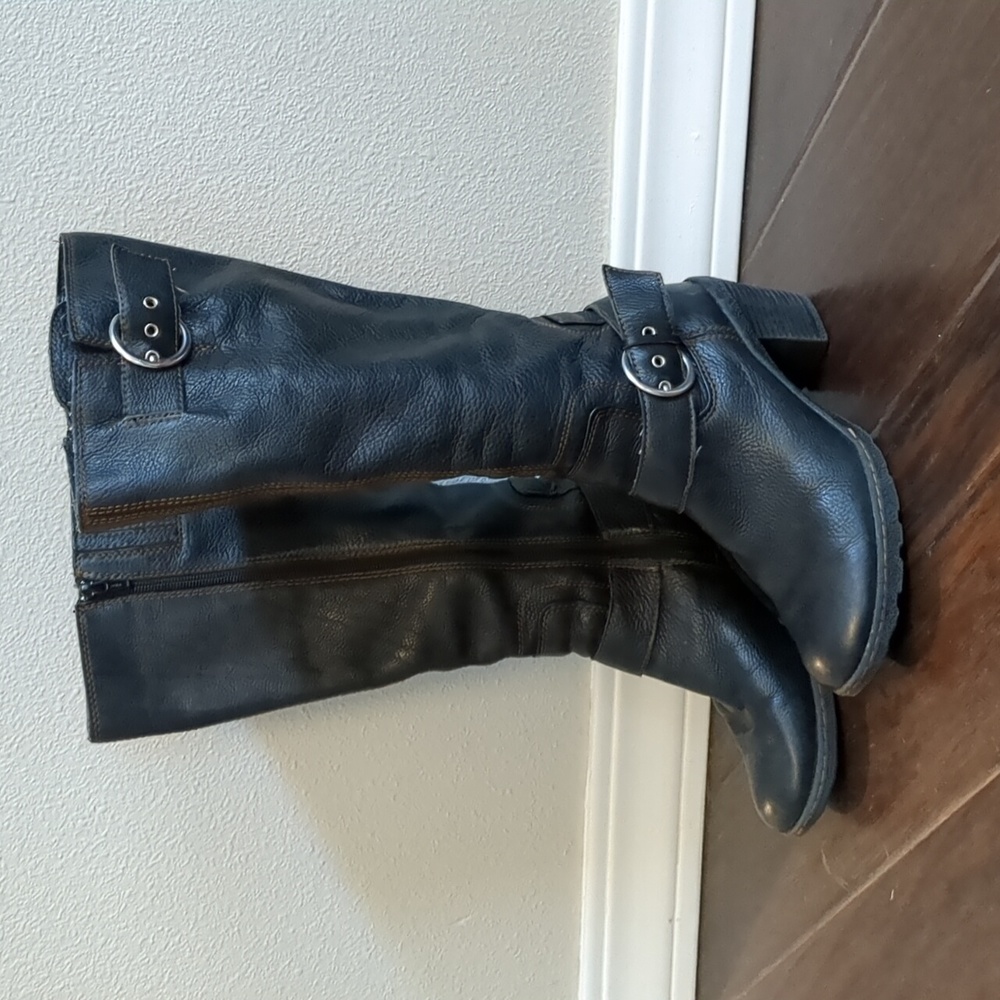 B.O.C. size 8 leather boots